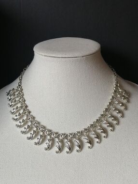 Vintage 1960 Sarah Coventry Silvertone "Fancy Free" Necklace